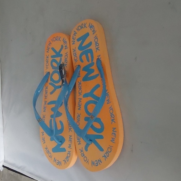 ROBIN RUTH NEW YORK HAVANA FLIPS FLOPS  SIZE LARGE/9 - Picture 2 of 3